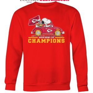 Kansas City Chiefs Snoopy Chilling 2025 Super Bowl LIX Skyline Champions Tshirt