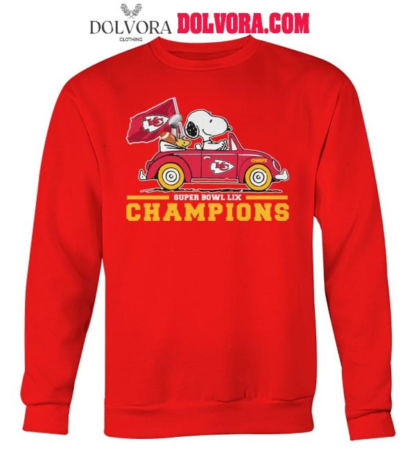 Kansas City Chiefs Snoopy Chilling 2025 Super Bowl LIX Skyline Champions Tshirt