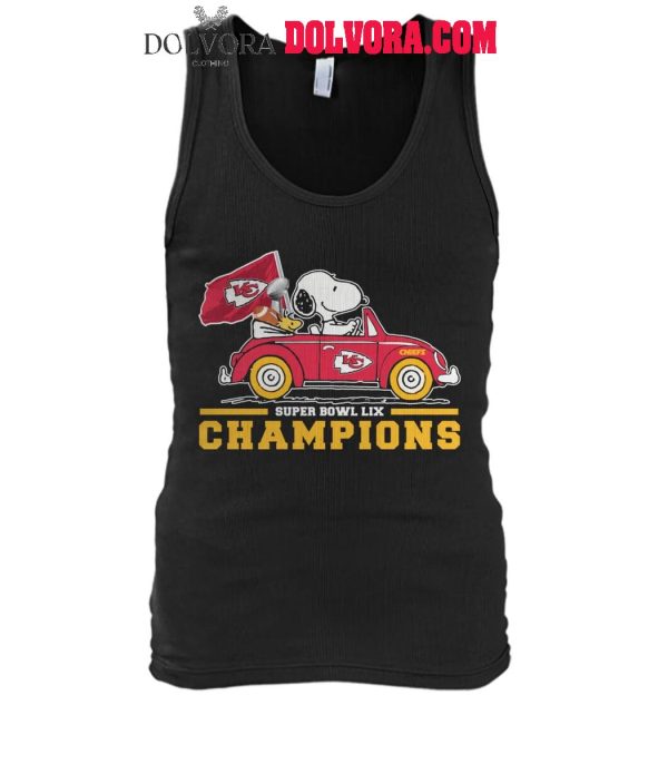 Kansas City Chiefs Snoopy Chilling 2025 Super Bowl LIX Skyline Champions Tshirt